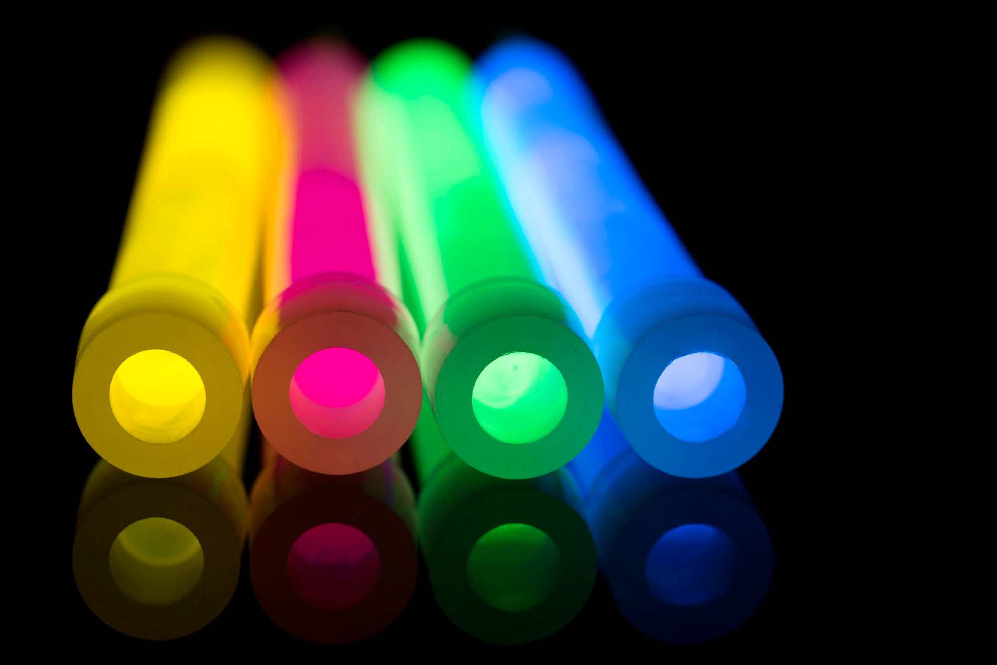 4 glow sticks of various colors